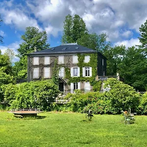  Chalet Dans Le Parc D'un Manoir Du Xixeme